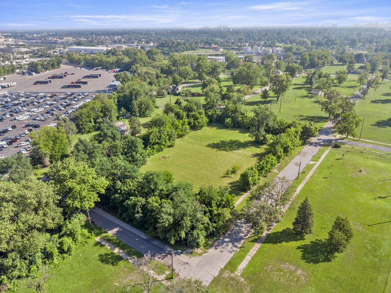 500-554 S Fordson St, Detroit, MI for sale - Primary Photo - Image 1 of 12