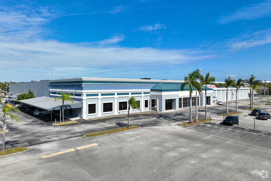 1313 NW 167th St, Miami, FL for lease - Building Photo - Image 1 of 44