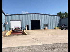 2005-2009 E Voorhees St, Danville, IL for lease Building Photo- Image 2 of 2