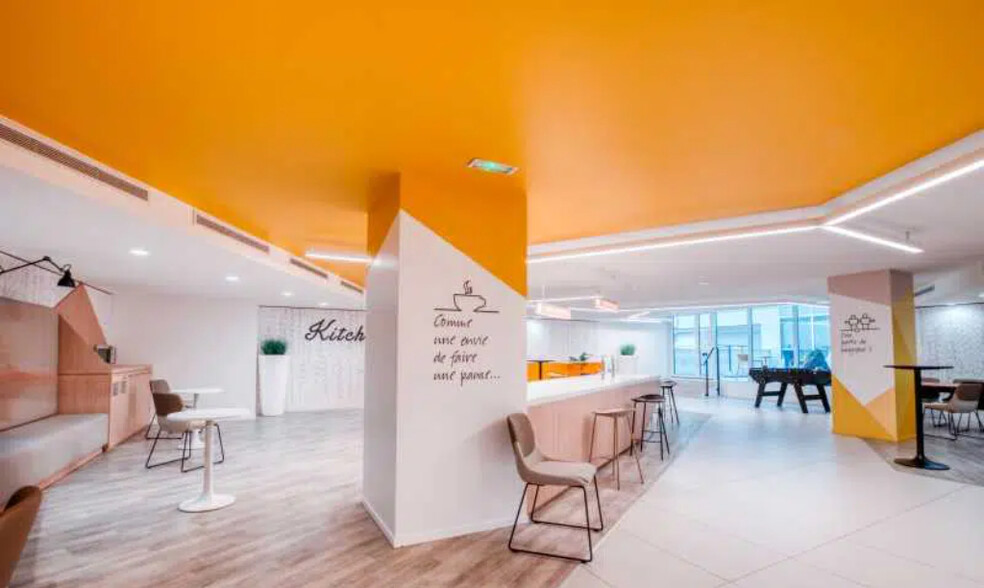 Coworking Space in Paris for lease - Interior Photo - Image 2 of 9