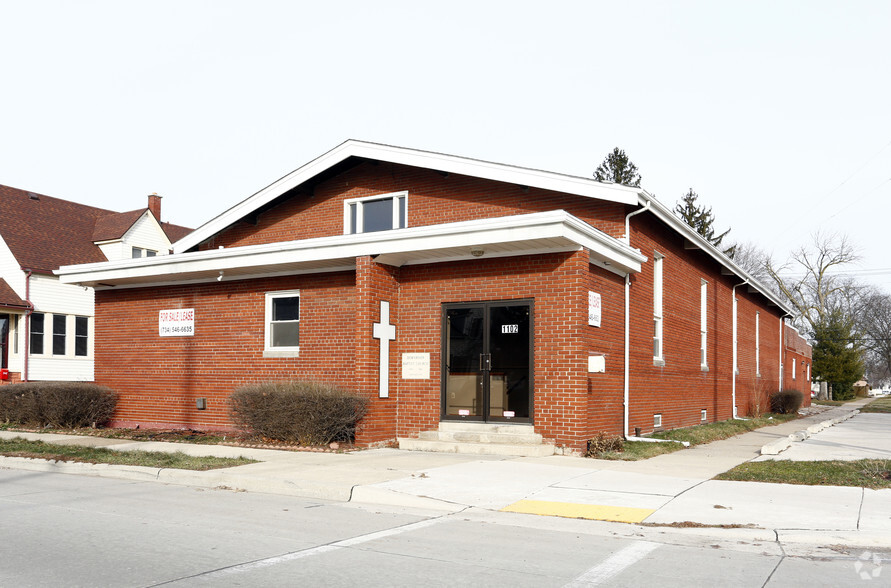 1102 Oak St, Wyandotte, MI for lease - Primary Photo - Image 1 of 3