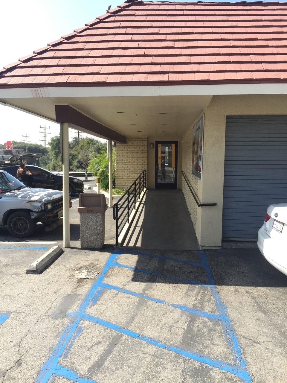 1544 Canada Blvd, Glendale, CA for lease Primary Photo- Image 1 of 7