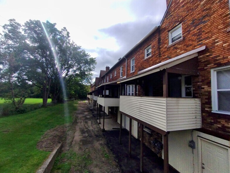 25 Maynard Ct, Pontiac, MI for sale - Building Photo - Image 1 of 77