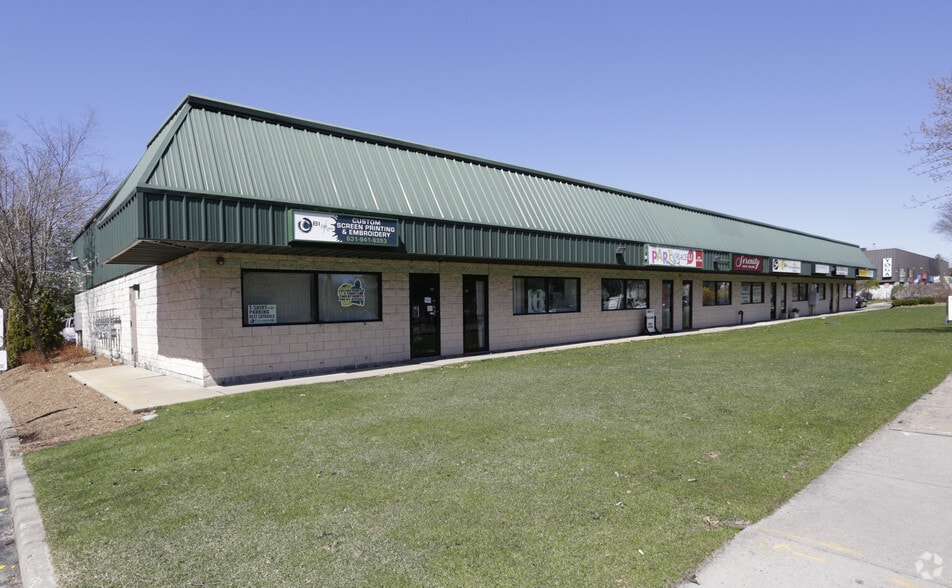 196 N Belle Mead Rd, East Setauket, NY for lease - Primary Photo - Image 1 of 10