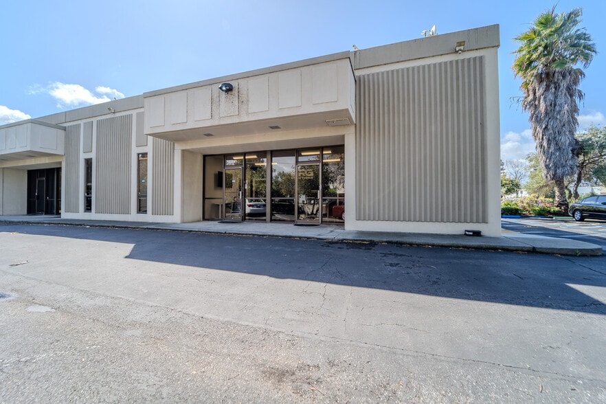 1296-1306 Reamwood Ave, Sunnyvale, CA for lease - Building Photo - Image 2 of 4