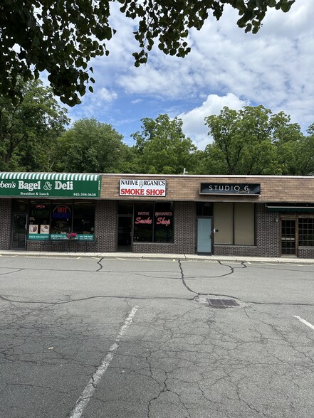 589 Route 303, Blauvelt, NY for lease - Building Photo - Image 2 of 5