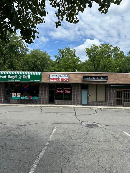 589 Route 303, Blauvelt, NY for lease - Building Photo - Image 3 of 6