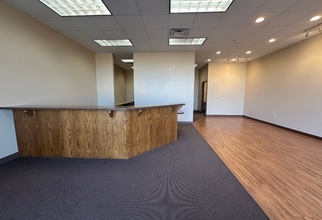 220 S Cliff Ave, Harrisburg, SD for lease Building Photo- Image 1 of 11