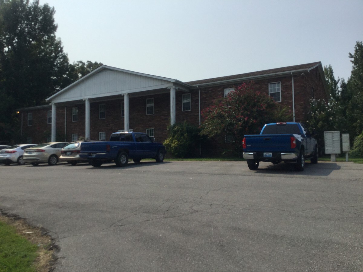 620 Oak Park Blvd, Calvert City, KY 42029