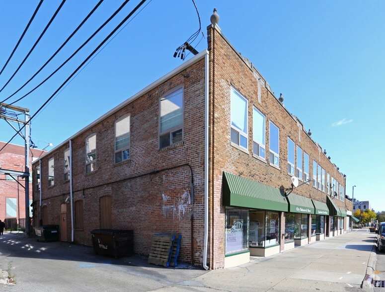 303-311 Mulberry St, Rockford, IL for lease - Building Photo - Image 3 of 4