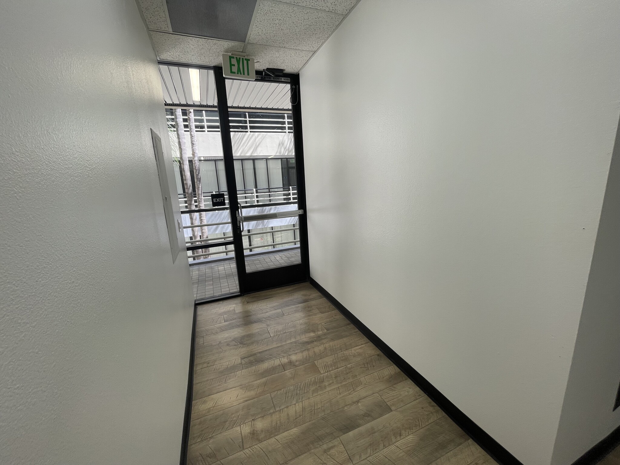 901 W Civic Center Dr, Santa Ana, CA for lease Interior Photo- Image 1 of 18