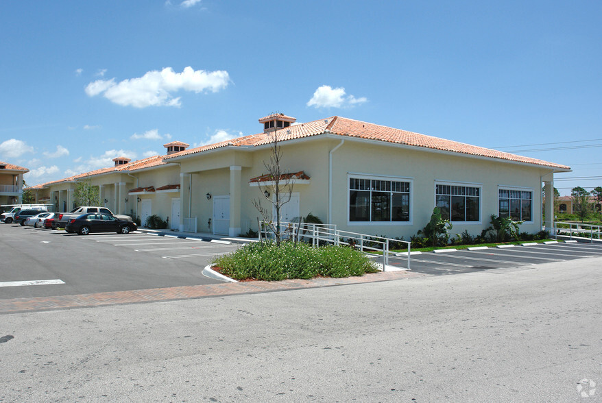 270 NW Peacock Blvd, Port Saint Lucie, FL for lease - Building Photo - Image 2 of 24