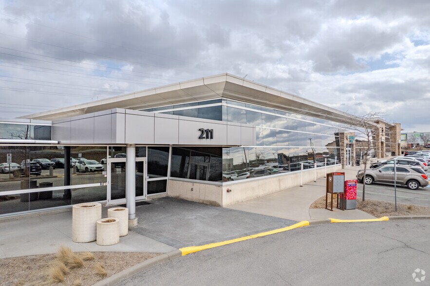 211 Pritchard Rd, Hamilton, ON for sale - Primary Photo - Image 1 of 1