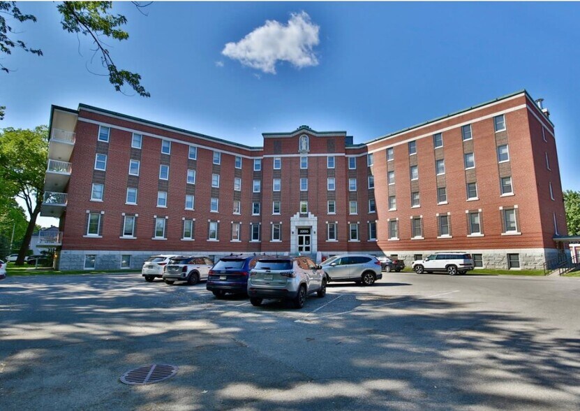 2200 Av Pratte, Saint-hyacinthe, QC for lease - Primary Photo - Image 1 of 1