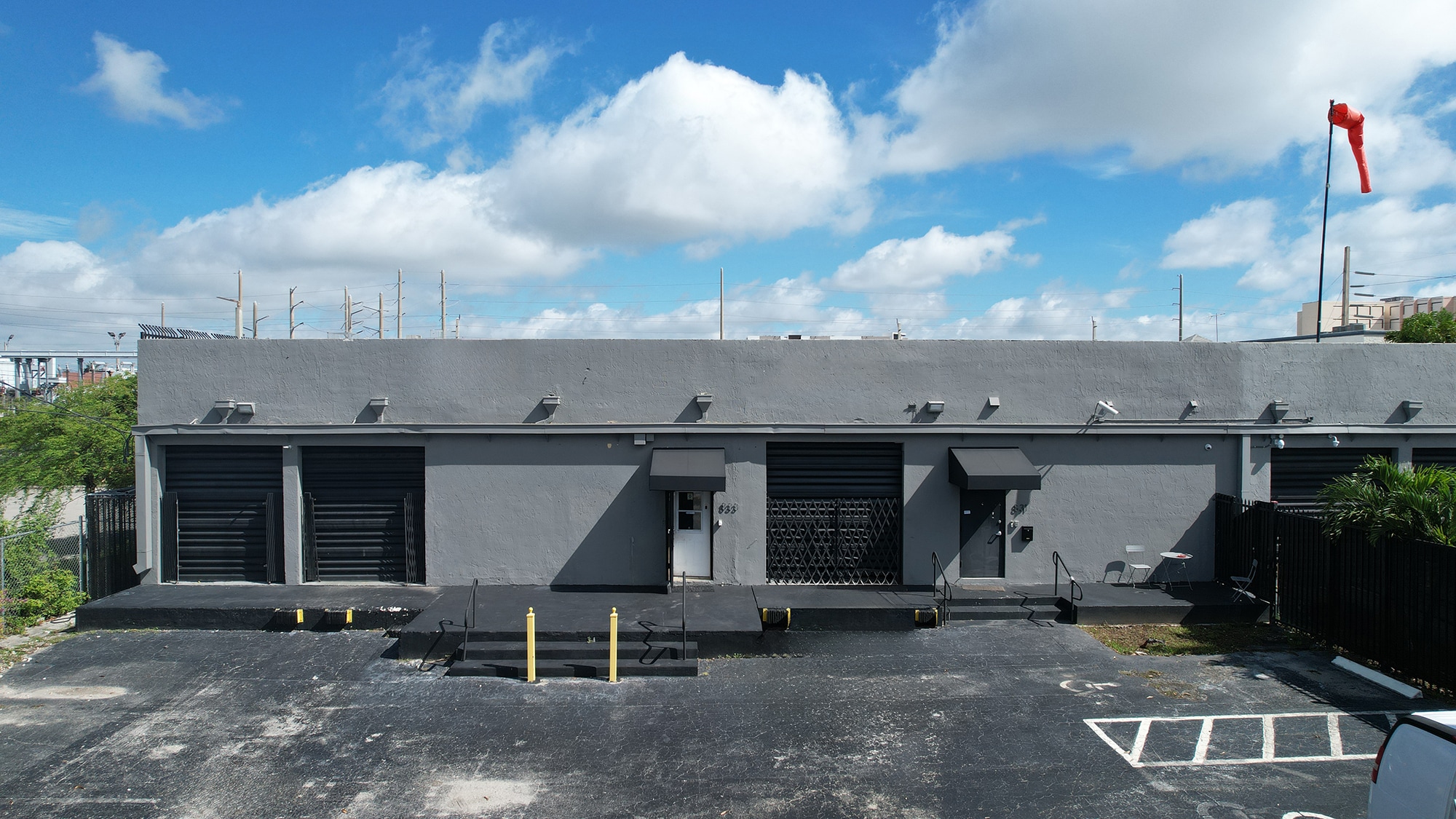 829-833 NW 21st St, Miami, FL for lease Building Photo- Image 1 of 7