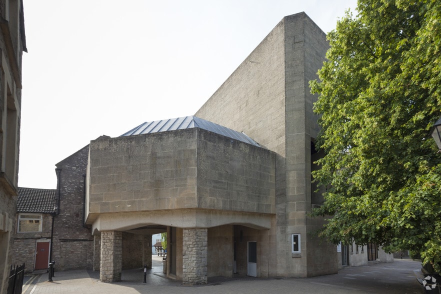 Market Pl, Shepton Mallet for sale - Primary Photo - Image 1 of 1