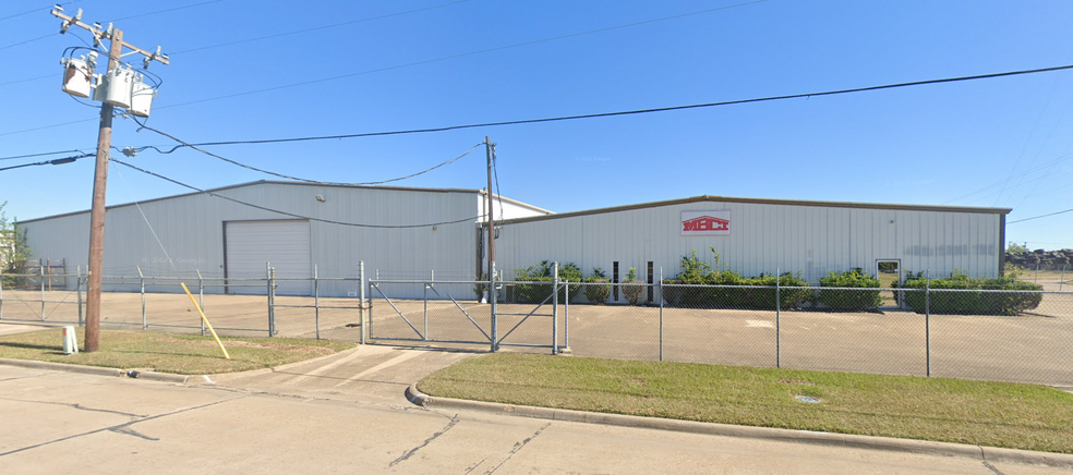 1804 Jack Mckay Blvd, Ennis, TX for sale - Building Photo - Image 1 of 1