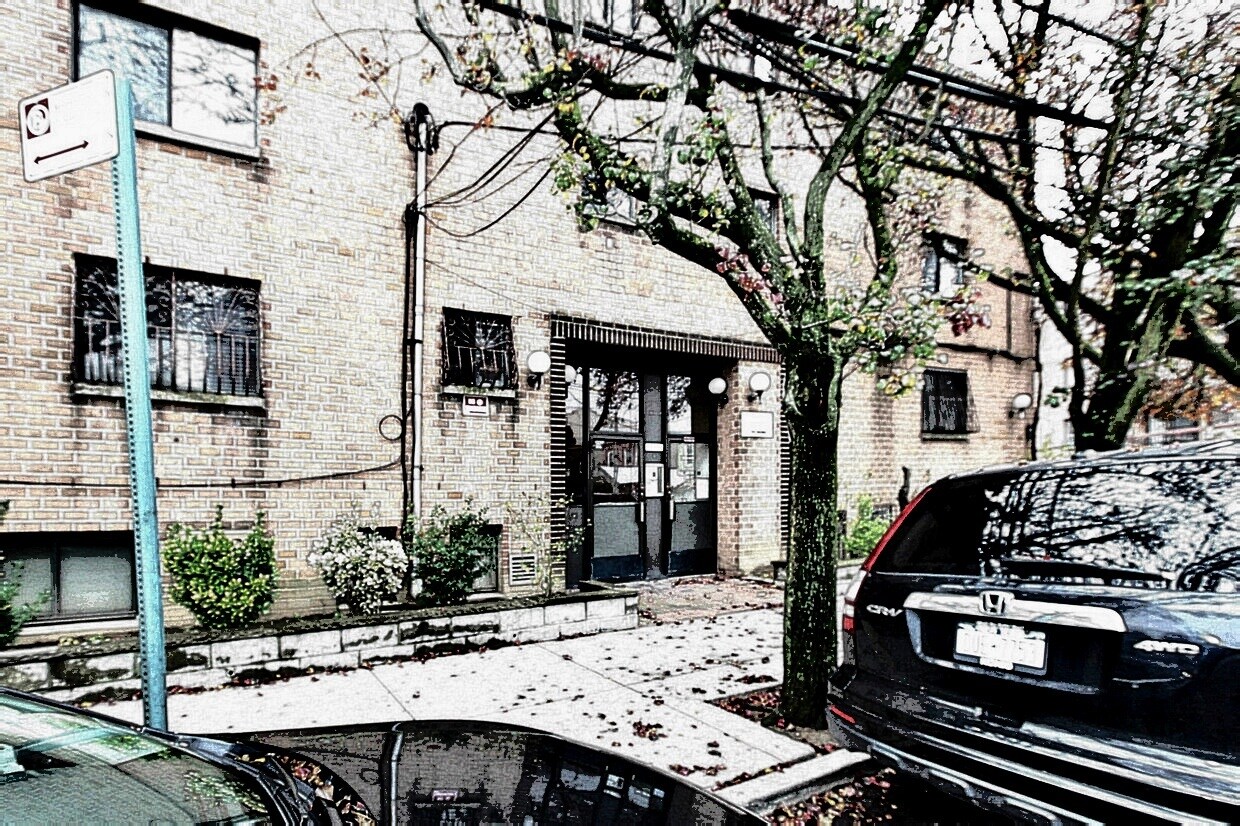 5616 Seabury St, Elmhurst, NY 11373