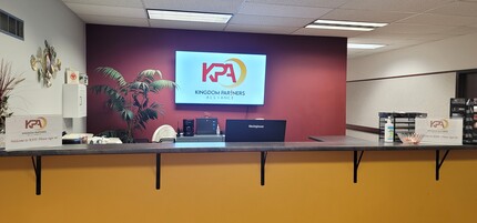 6091 N. Teutonia, Milwaukee, WI for lease Lobby- Image 1 of 3