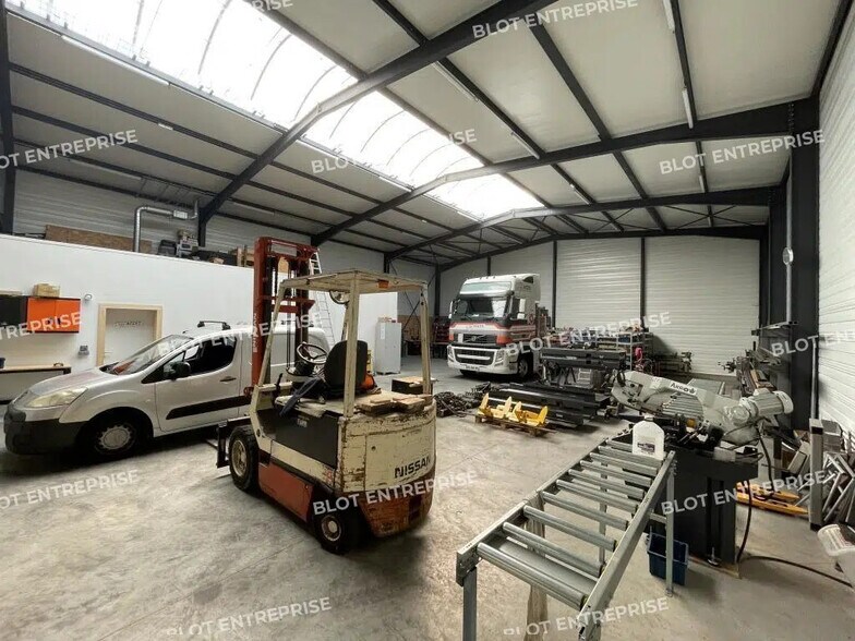 Office in Saint-Aignan-Grandlieu for lease - Interior Photo - Image 2 of 9