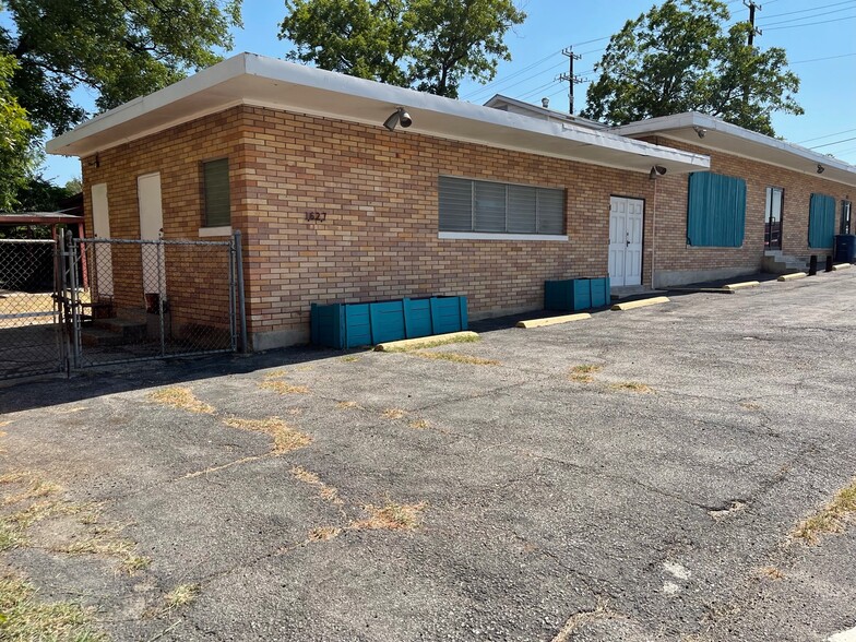 1631 N Interstate 35, San Antonio, TX for sale - Primary Photo - Image 1 of 7