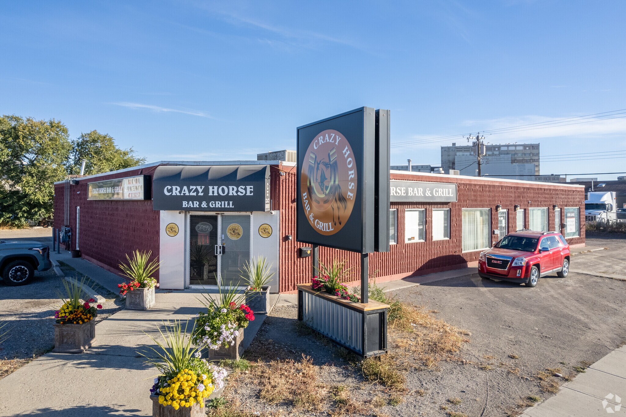 4068 Ogden Rd SE, Calgary, AB for sale Primary Photo- Image 1 of 1