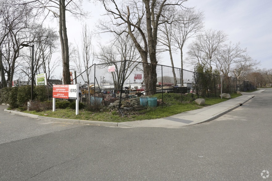 19 Chereb Ln, Port Jefferson Station, NY for sale - Primary Photo - Image 1 of 1