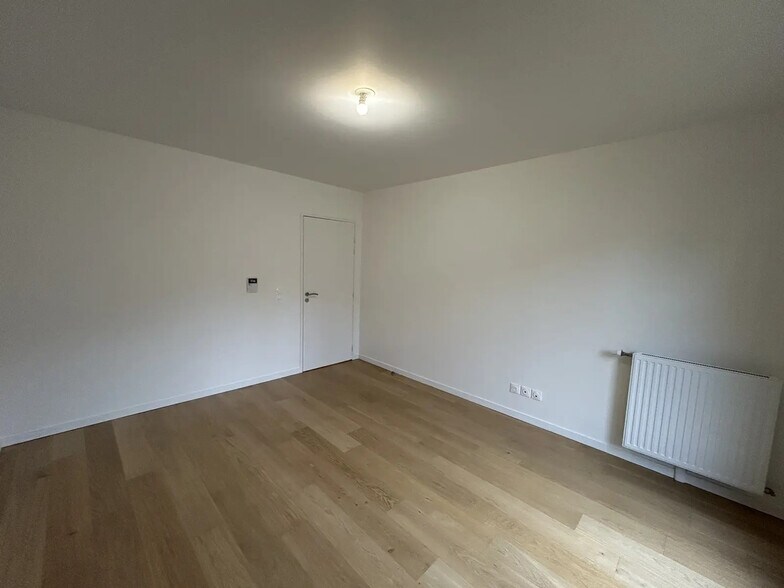 7 Rue Famin, Chartres for lease - Building Photo - Image 2 of 5