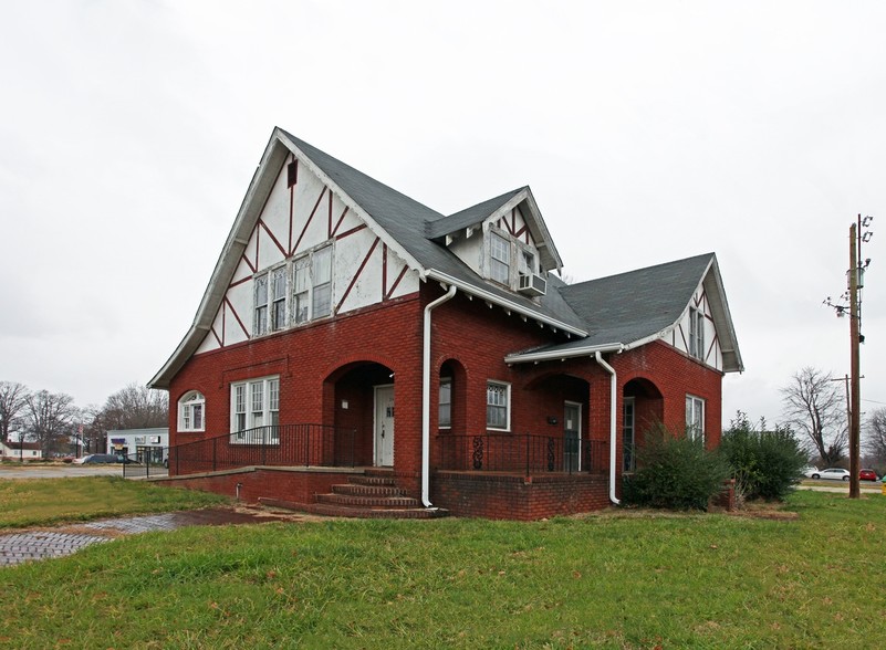 2415 E Main St, Lincolnton, NC for sale - Primary Photo - Image 1 of 1