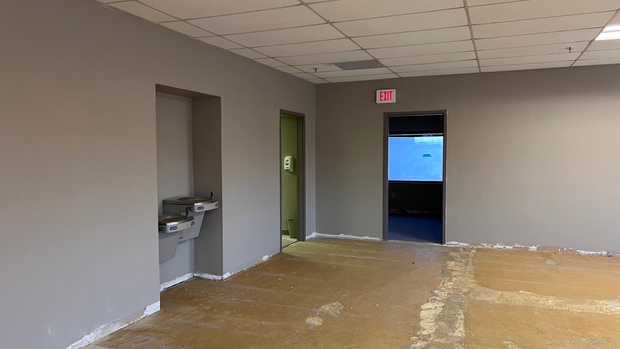 2402 Wildwood Ave, North Little Rock, AR for lease Building Photo- Image 1 of 5