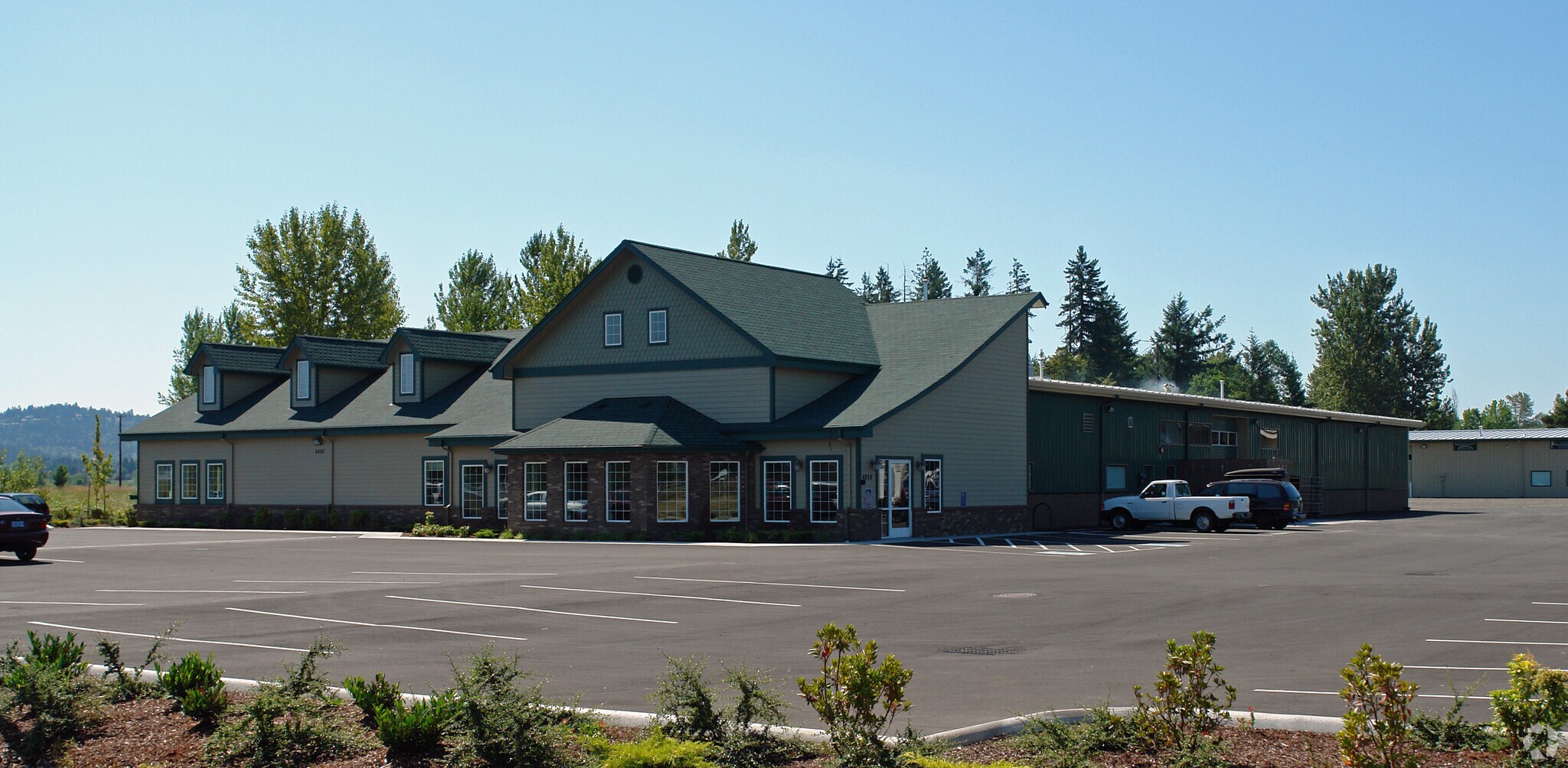 4828 W 11th Ave, Eugene, OR for lease Building Photo- Image 1 of 4