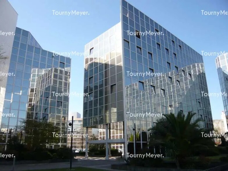 Office in Toulouse for lease - Building Photo - Image 1 of 7