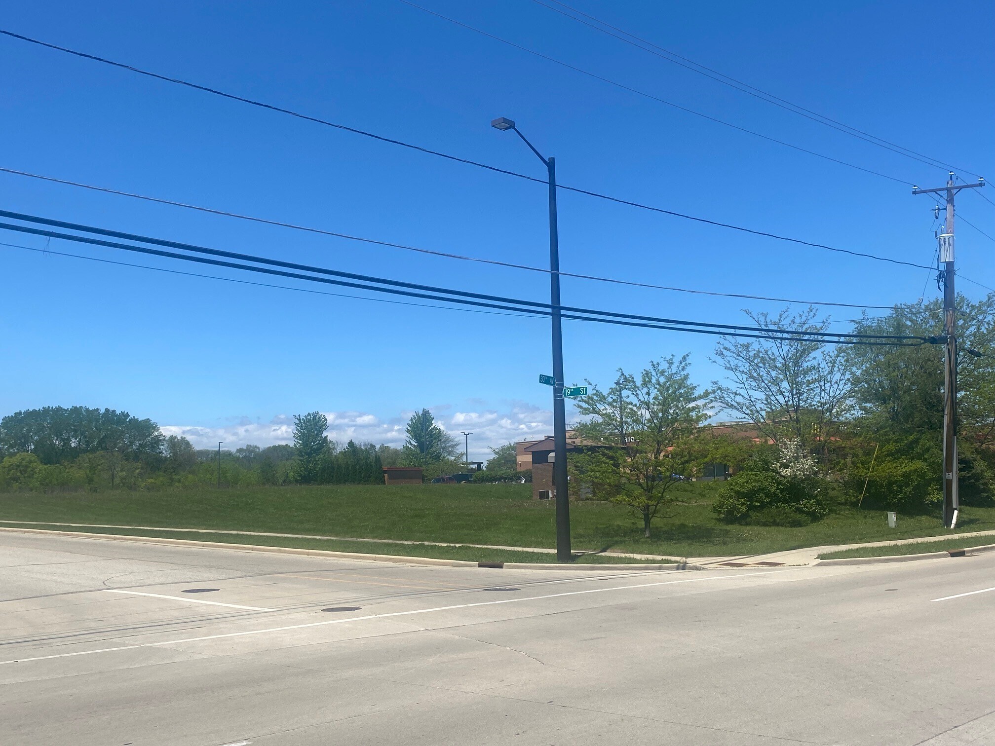 30th Ave & 19th St, Kenosha, WI for sale Primary Photo- Image 1 of 1