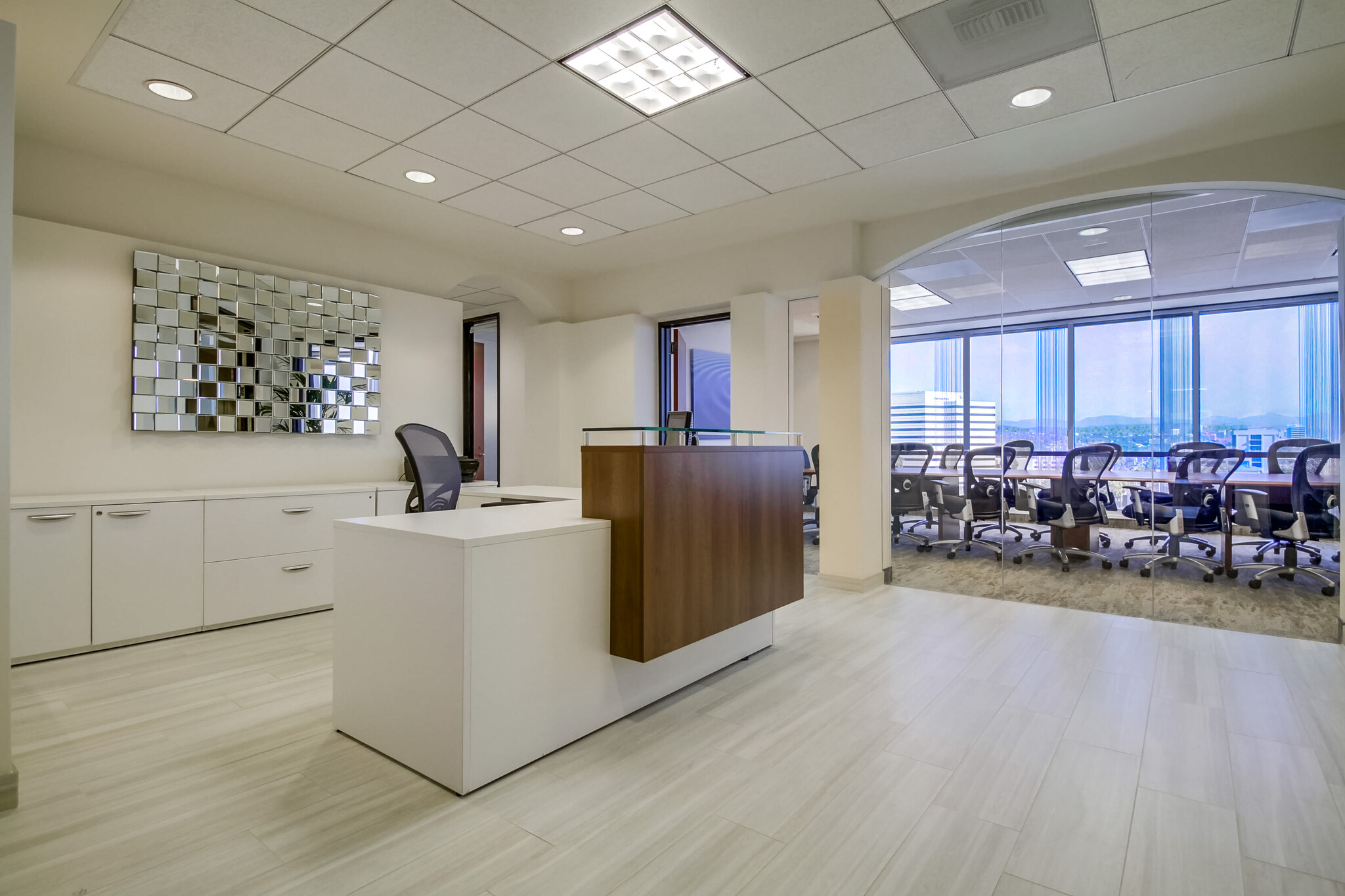 100 Wilshire Blvd, Santa Monica, CA for lease Lobby- Image 1 of 9