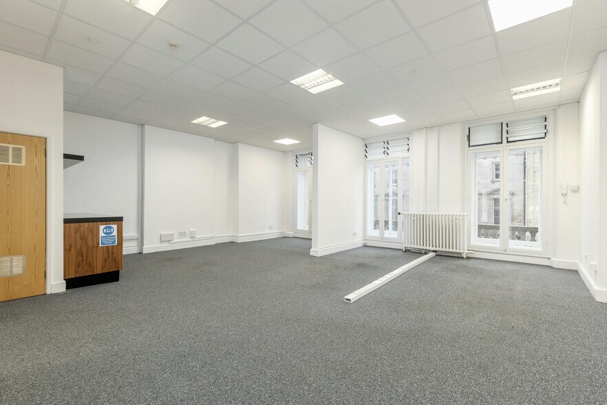 67 George St, Edinburgh for lease - Interior Photo - Image 3 of 7