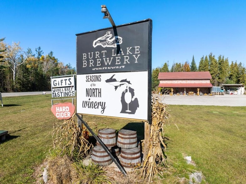 9090 M-68, Alanson, MI for sale - Building Photo - Image 3 of 52