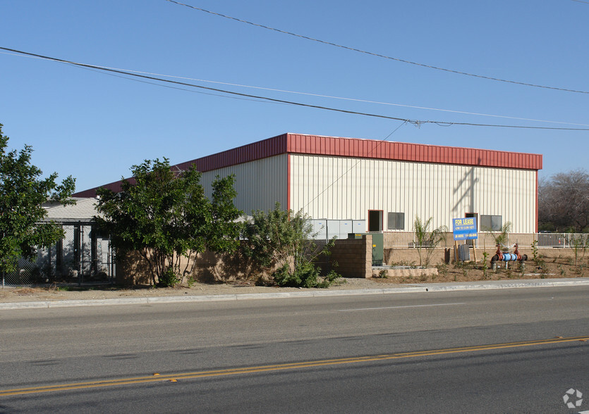 15754 Slover Ave, Fontana, CA for lease - Building Photo - Image 2 of 11