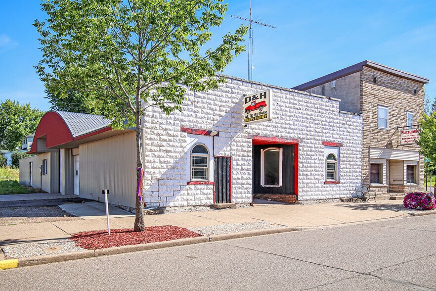275 E Main St, Gilman, WI 54433