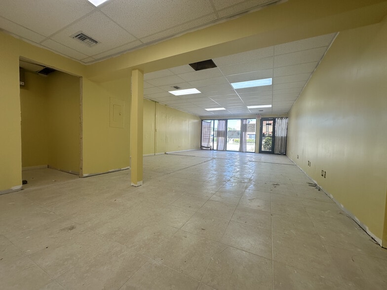 1420 NE 163rd St, North Miami Beach, FL for sale - Building Photo - Image 2 of 13