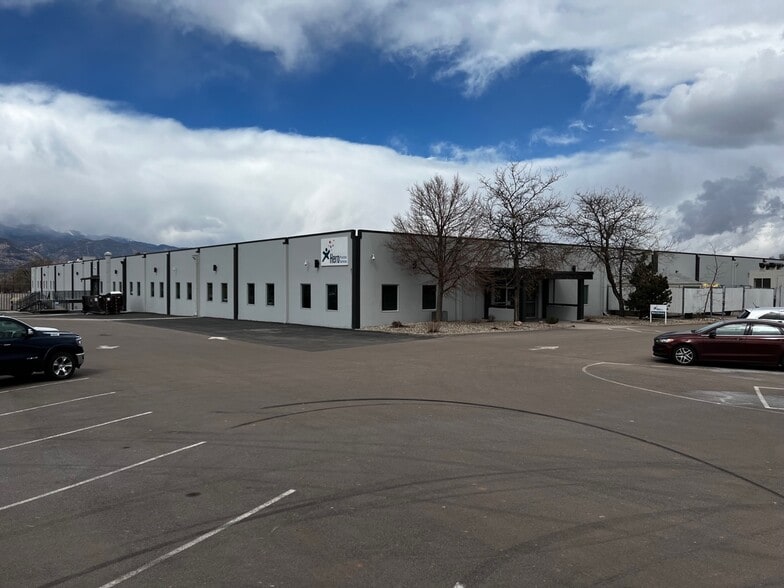 2221 E Bijou St, Colorado Springs, CO for lease - Building Photo - Image 1 of 16