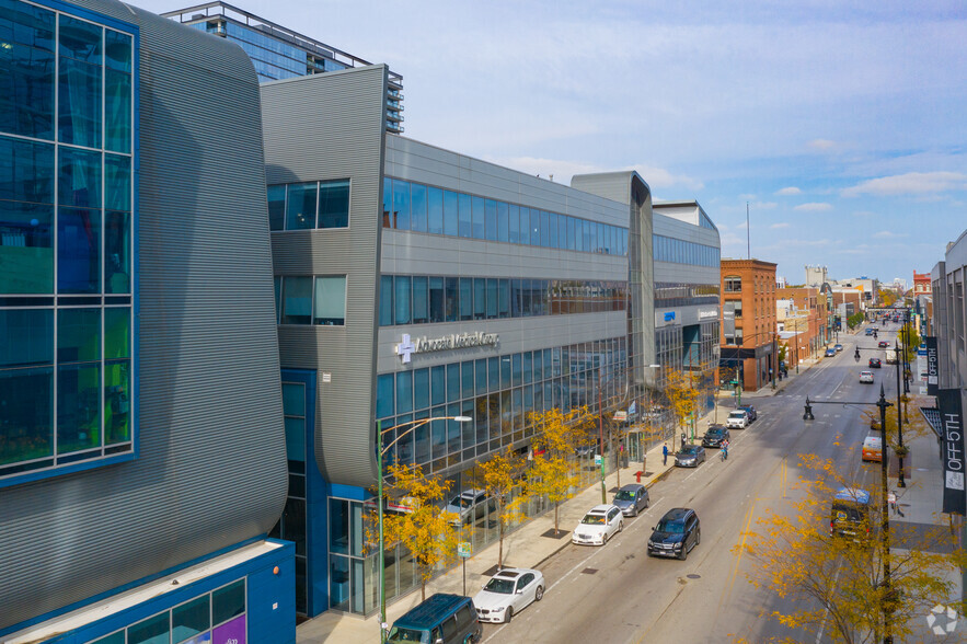 Halsted & Blackhawk St, Chicago, IL for lease - Building Photo - Image 2 of 5