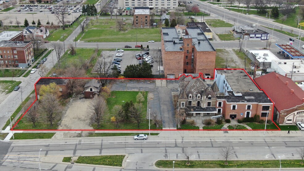 130 E Grand Blvd, Detroit, MI for sale - Building Photo - Image 1 of 8