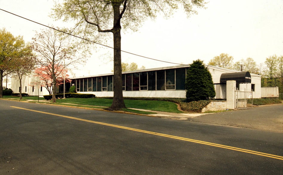 450 W 1st Ave, Roselle, NJ for lease - Building Photo - Image 3 of 5