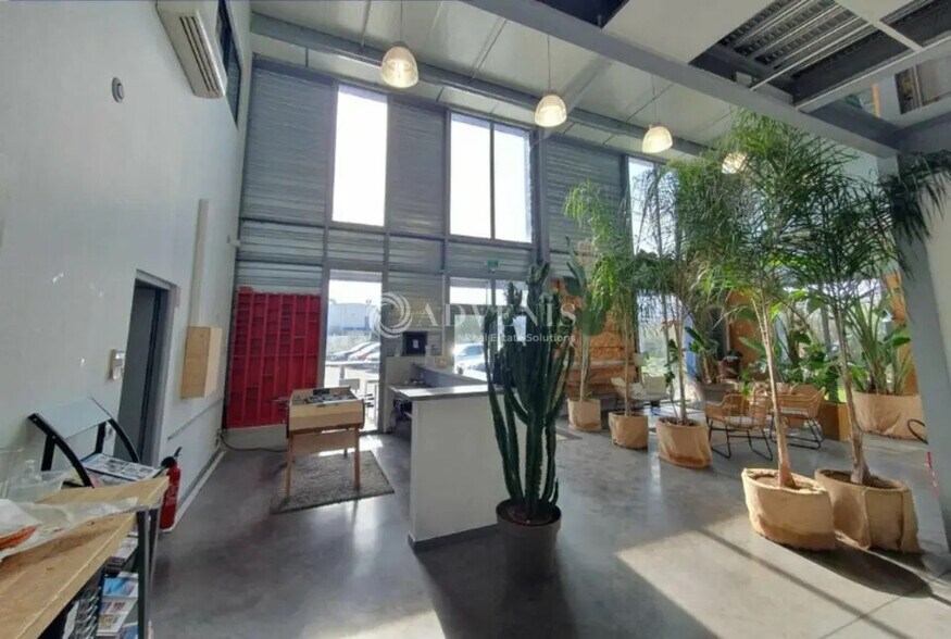 Office in Lunel-Viel for lease - Interior Photo - Image 2 of 9