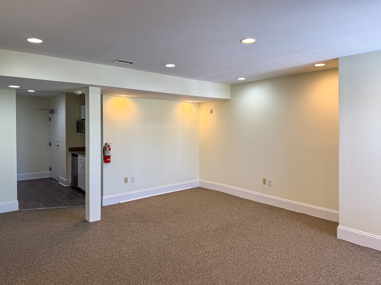 11 Isabella St, Charleston, SC for lease - Building Photo - Image 3 of 16