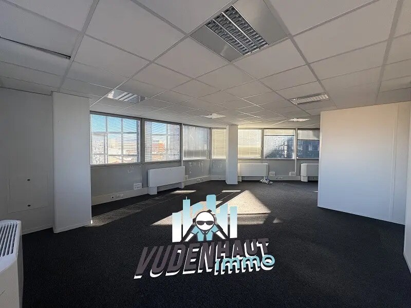 Office in Toulouse for lease Interior Photo- Image 1 of 10