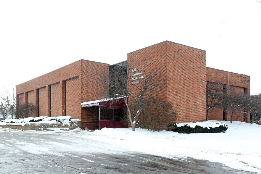 820 Byron Rd, Howell, MI 48843