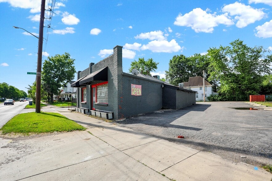 2023 E Southeastern Ave, Indianapolis, IN for sale - Building Photo - Image 2 of 25