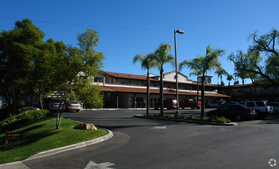 521 E Elder St, Fallbrook, CA for lease - Building Photo - Image 2 of 6