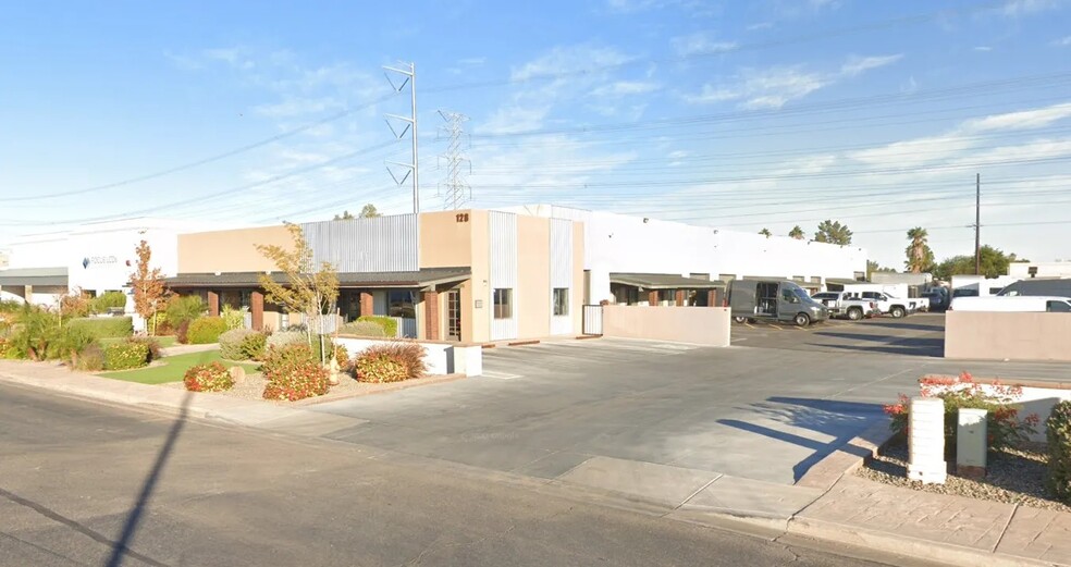 128 W Boxelder, Chandler, AZ for lease - Building Photo - Image 1 of 8